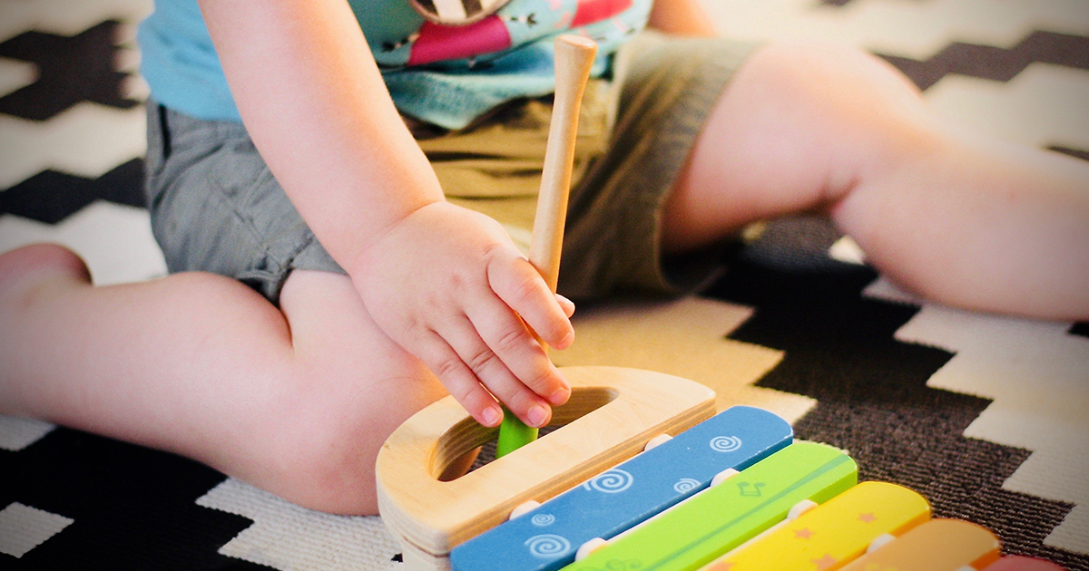 指先を使う遊び １ ２歳 知育 手作りおもちゃ つむぎの育児ブログ